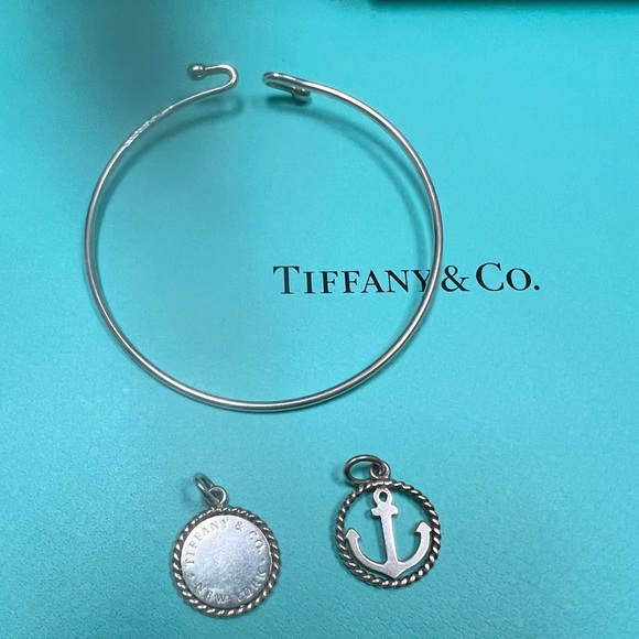 🔴Authentic TIFFANY & CO 2 Charms Bangle / Bracelet 🔴❤️ - Picture 9 of 10